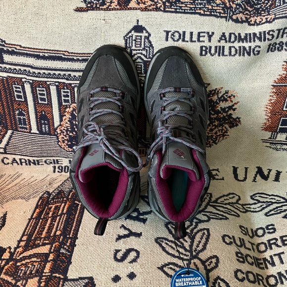 Womens Columbia Crestwood Mid Hiking Boots - Picture 5 of 13